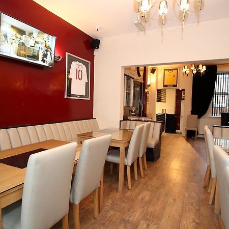 Soccer Suite Liverpool Luaran gambar