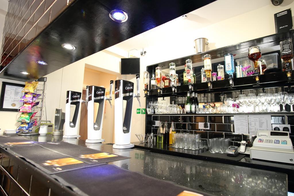Soccer Suite Liverpool Luaran gambar