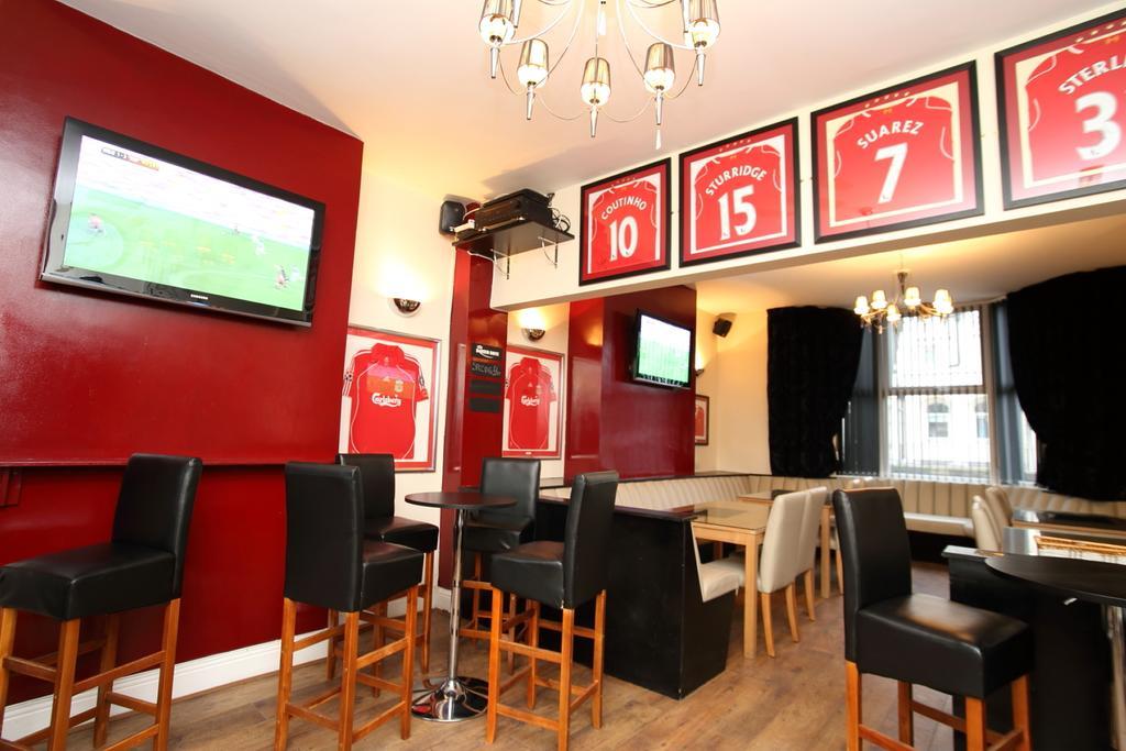 Soccer Suite Liverpool Luaran gambar